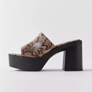 Y2K Urban Outfitters Mule Platform Sandal